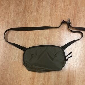 Aer Pro Sling in Olive Color